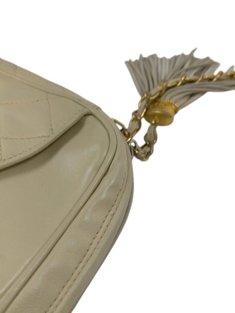 544746CR T6 Chanel Crossbody Bag White Lambskin - Picture 7 of 13